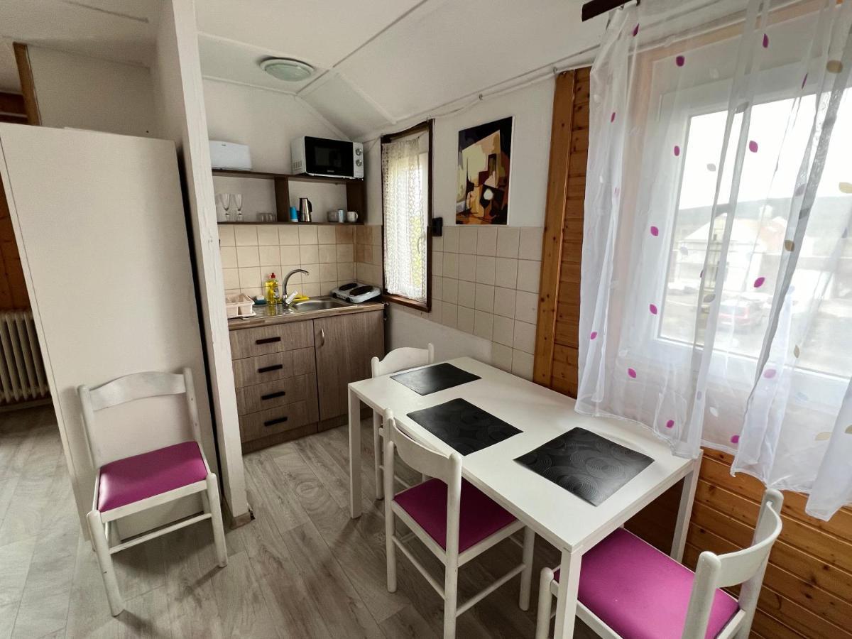 A Festo Vendeghaza / The Painter'S Guest House ซานกา ภายนอก รูปภาพ